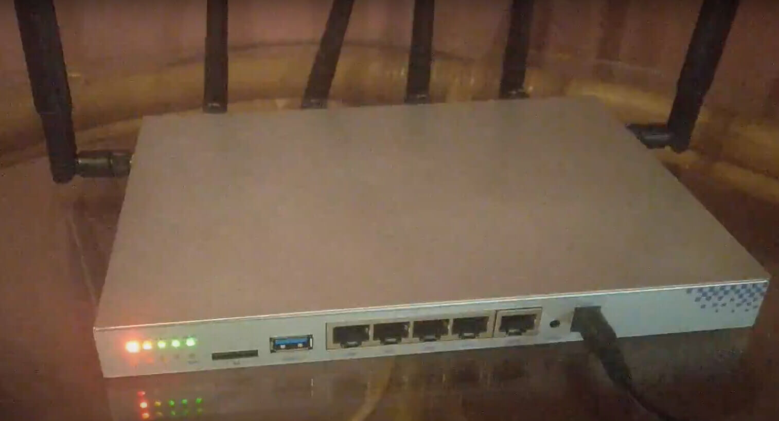 ZBT WG-3526 router OpenWRT z modemem LTE, Ethernet 1 Gb i siecią AC na Mediatek MT7621A